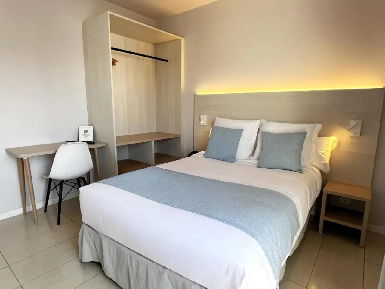 Habitación Doble con Balcón y Cama Extra